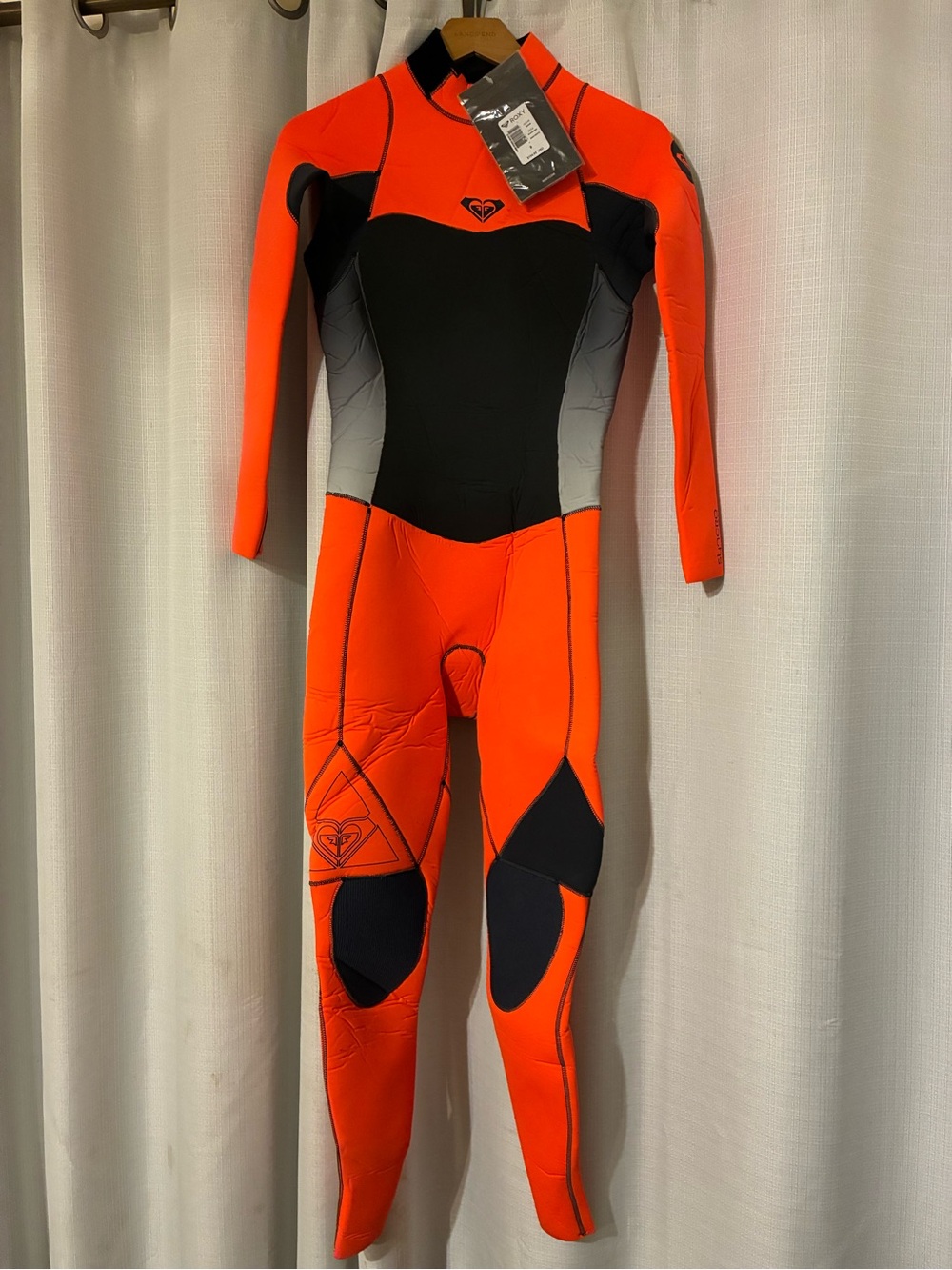 Roxy woman’s pink wetsuit NWT Syncro 4/3MM size 8